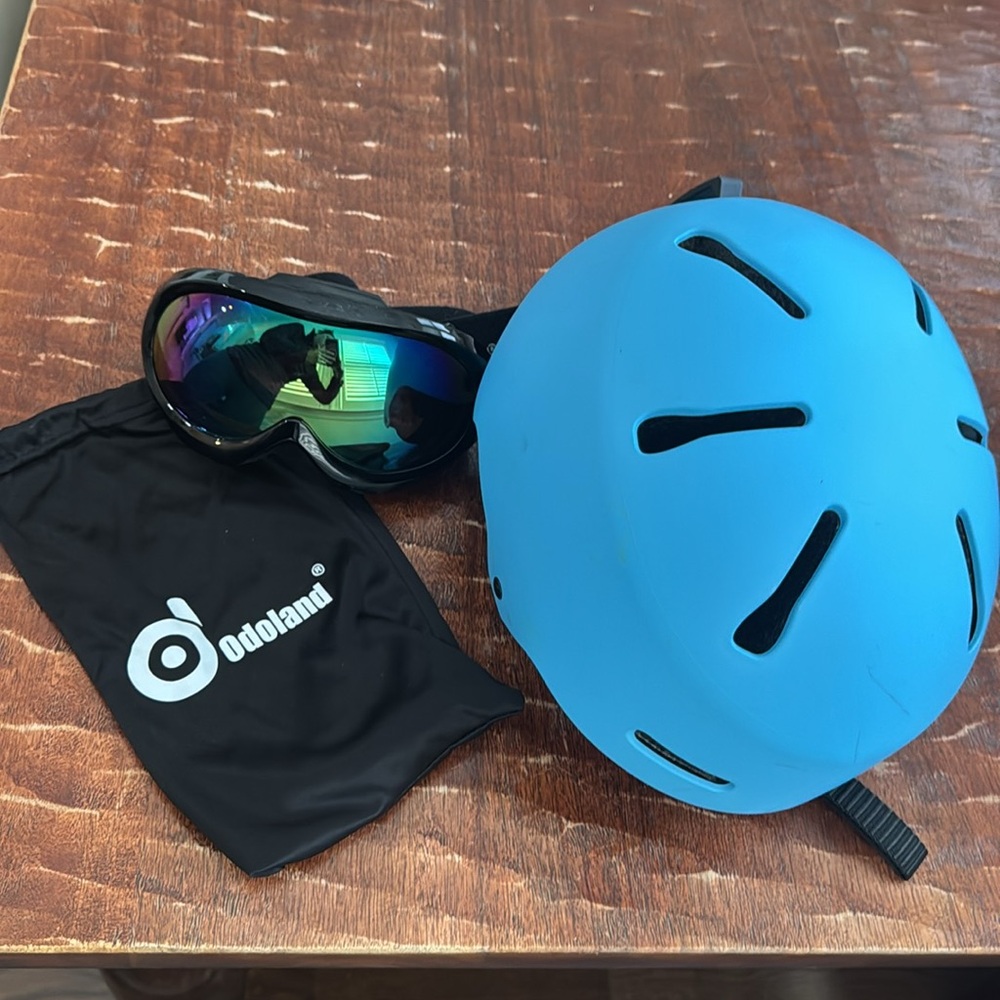 Odoland Youth Snow Helmet and Goggles